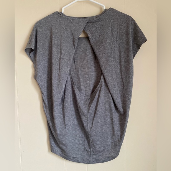 Lululemon Get Set Short Sleeve Size 6 in Heathered Core Medium Grey - Picture 2 of 6